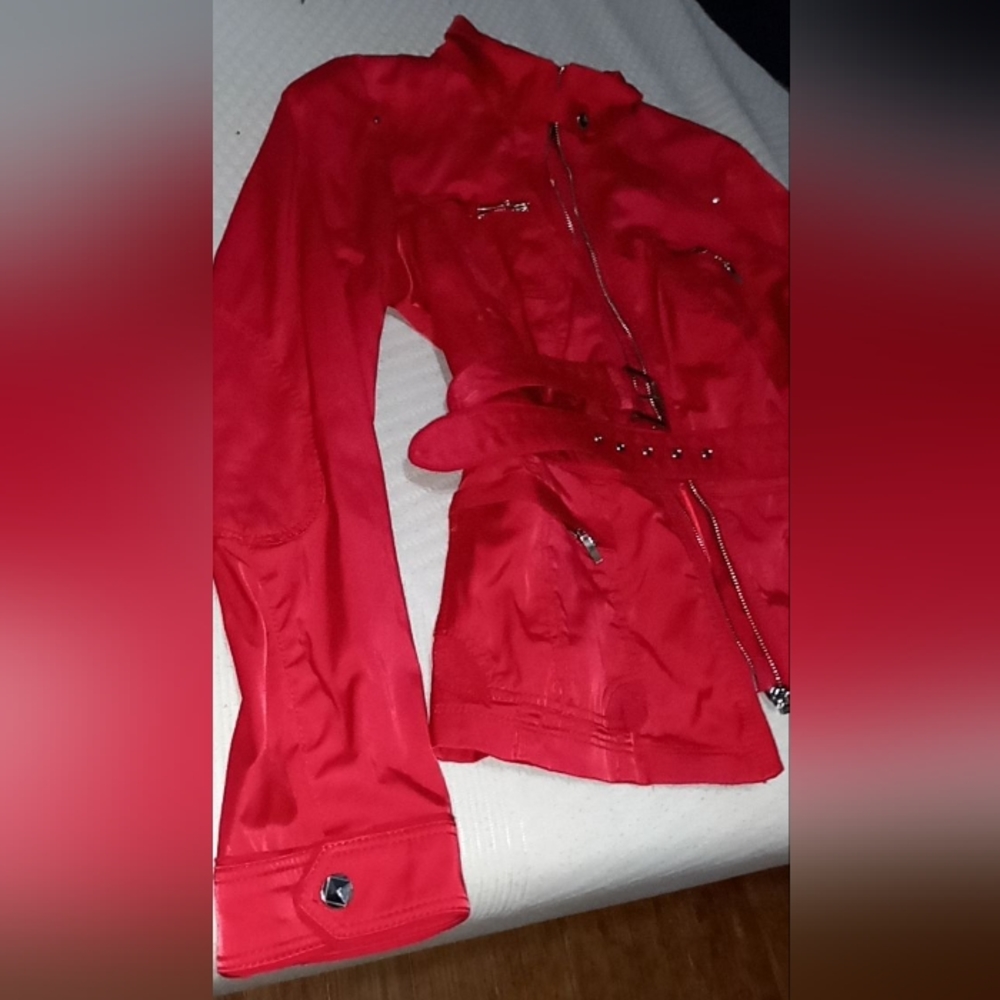 Red jacket - Picture 2 of 2